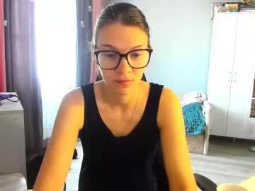 mollylollipop20 from Chaturbate