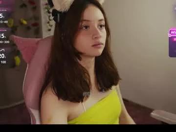 mollysb_05 from Chaturbate