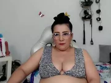 mom_17 from Chaturbate