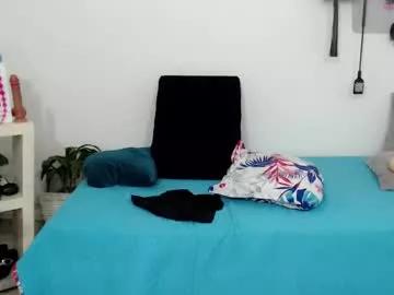 mom_17 from Chaturbate