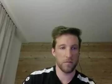 moms_little_monster from Chaturbate