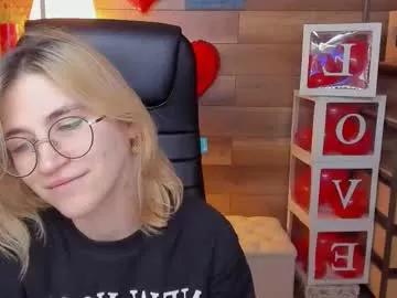 moon13152 from Chaturbate