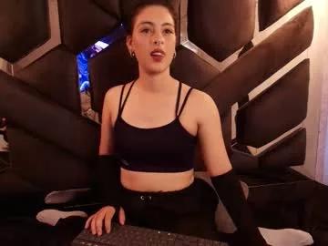 Discover our girls online shows and discover the company of countless livestreamers, with stunning shapes, sex toys and more.