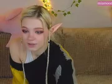 moonlight_mia from Chaturbate