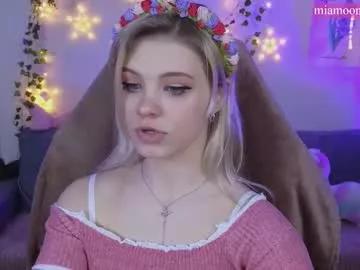 moonlight_mia from Chaturbate
