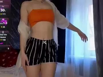 Discover our girls online shows and discover the company of countless livestreamers, with stunning shapes, sex toys and more.