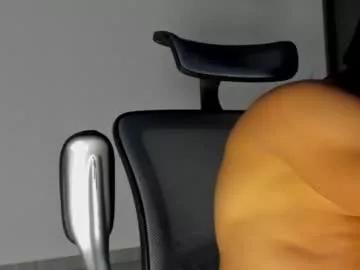 n1h1lv01d from Chaturbate