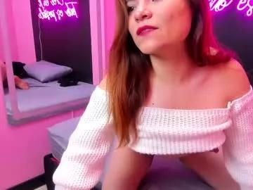 Discover our girls online shows and discover the company of countless livestreamers, with stunning shapes, sex toys and more.
