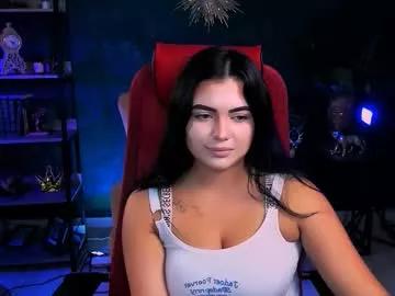 Discover our girls online shows and discover the company of countless livestreamers, with stunning shapes, sex toys and more.