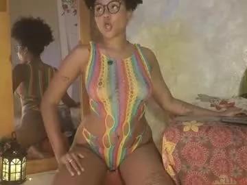 natalia_curlyx from Chaturbate