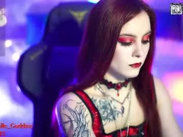 nelle_ from Chaturbate