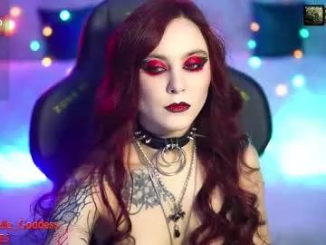 nelle_ from Chaturbate