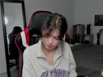 nellysunrise_1 from Chaturbate