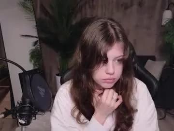 nellysunrise_1 from Chaturbate