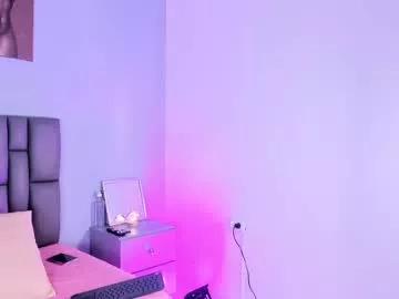 niicolle_evanss from Chaturbate