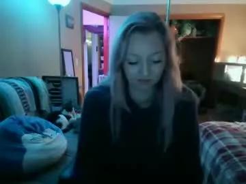 nikki_241 from Chaturbate