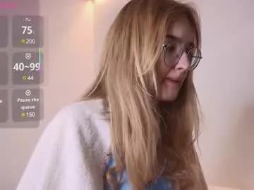 nikkiblys from Chaturbate