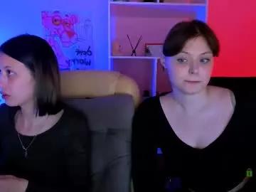 Discover our girls online shows and discover the company of countless livestreamers, with stunning shapes, sex toys and more.