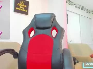 Discover our girls online shows and discover the company of countless livestreamers, with stunning shapes, sex toys and more.