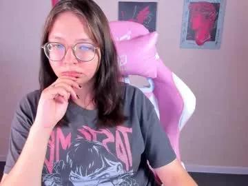 noora_moore from Chaturbate
