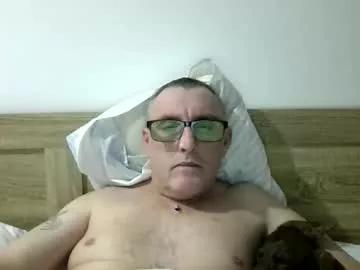 ozzie_male77 from Chaturbate