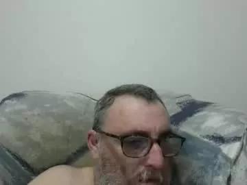 ozzie_male77 from Chaturbate