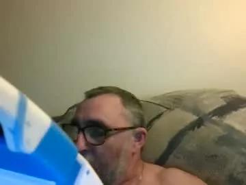 ozzie_male77 from Chaturbate