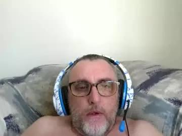 ozzie_male77 from Chaturbate