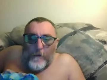 ozzie_male77 from Chaturbate