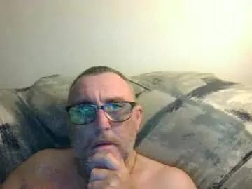 ozzie_male77 from Chaturbate