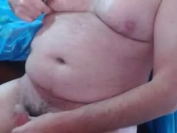 ozzieozzieoi from Chaturbate