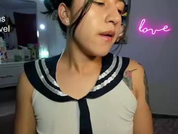 Discover our girls online shows and discover the company of countless livestreamers, with stunning shapes, sex toys and more.