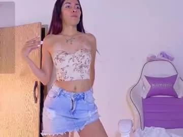 Discover our girls online shows and discover the company of countless livestreamers, with stunning shapes, sex toys and more.