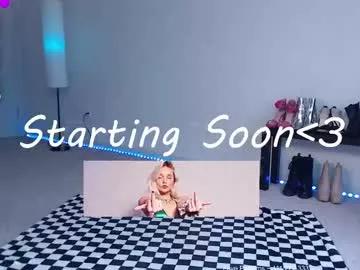 Discover our girls online shows and discover the company of countless livestreamers, with stunning shapes, sex toys and more.