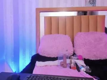 pettit_courtny from Chaturbate