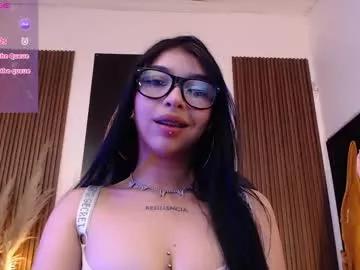 pettit_courtny from Chaturbate
