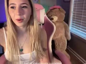 piperisyourho from Chaturbate