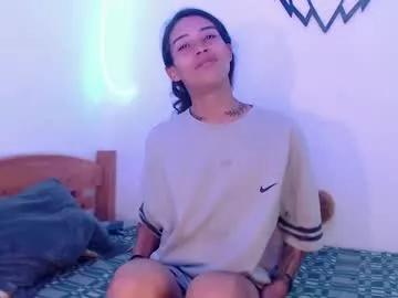 pupi_wolf from Chaturbate