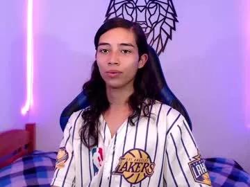 pupi_wolf from Chaturbate