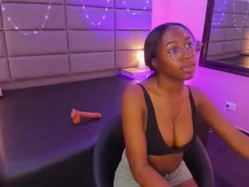qeen_blackk from Chaturbate