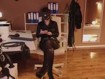 queen_manifest from Chaturbate
