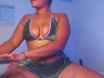 queenalya_ from Chaturbate