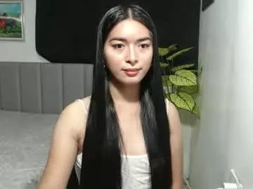 queenpinay69 from Chaturbate