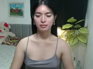 queenpinay69 from Chaturbate