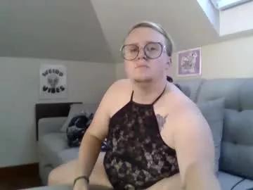 queerlyjaz from Chaturbate