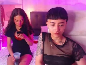 Discover our girls online shows and discover the company of countless livestreamers, with stunning shapes, sex toys and more.