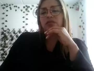 rossanalionheart from Chaturbate