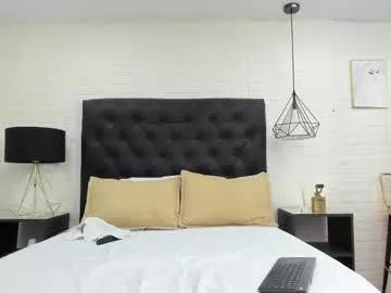 rossee_naia from Chaturbate