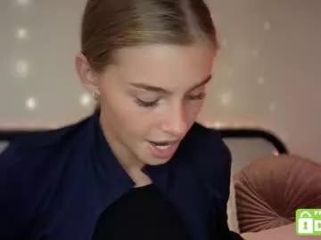 roxxxie_reid from Chaturbate