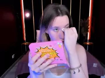 Discover our girls online shows and discover the company of countless livestreamers, with stunning shapes, sex toys and more.